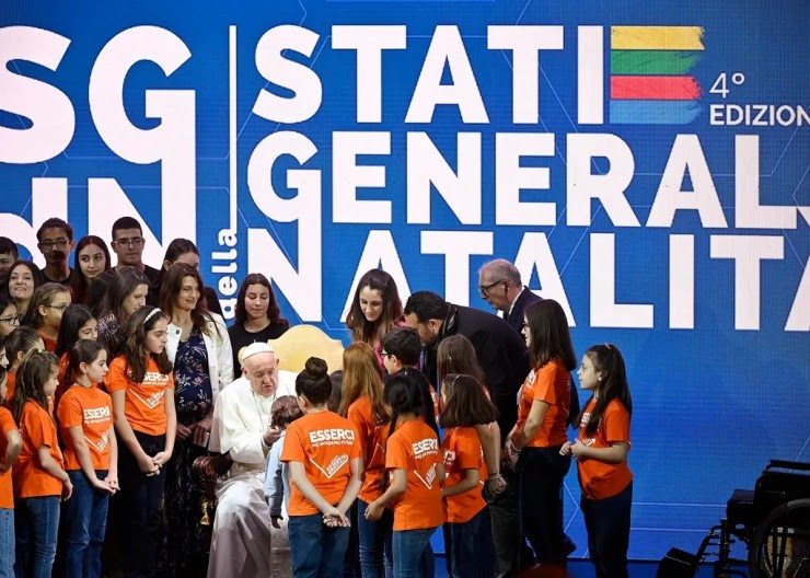 Đức Thánh Cha Phanxicô tham dự hội nghị “Tình trạng chung về Tỷ lệ sinh” tại Rôma, Ý, ngày 10 tháng 5 năm 2024. (Ảnh: Riccardo Antimiani/EPA/MaxPPP)