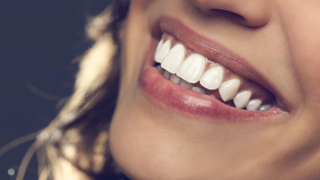 O vinagre de sidra ajuda a clarear os dentes? A resposta da ciência