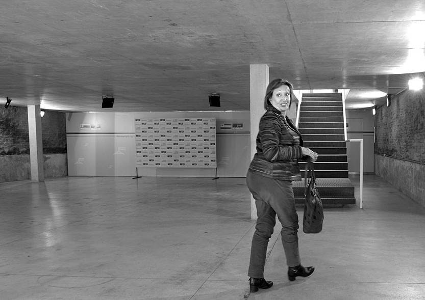 María Julia Muñoz llega a la Mesa Política del Frente Amplio, el viernes, en La Huella de Seregni. Foto: Santiago Mazzarovich