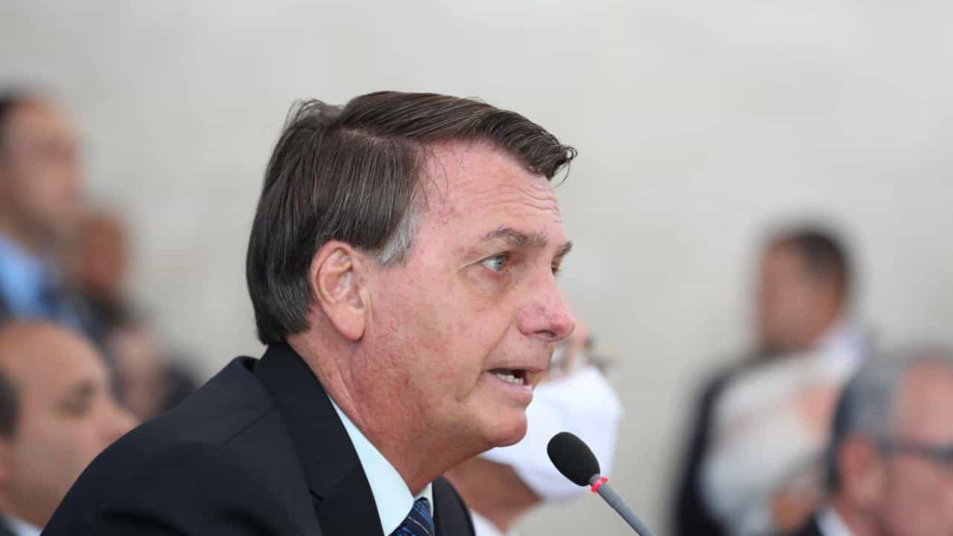 Em novo ataque à imprensa, Bolsonaro insulta apresentadora da CNN Brasil