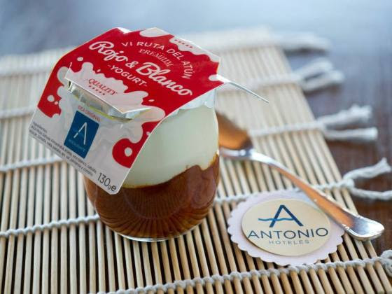2º Premio “Rojo y blanco” Hoteles Antonio