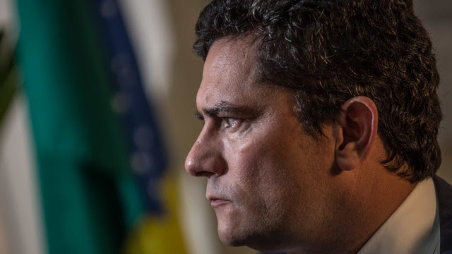 Bolsonaro diz que fim de inquérito da PF mostra que Moro é traíra e mentiroso