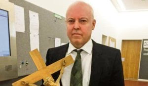 Germany: Judge removes crucifix from courtroom in trial of Muslim who threatened a convert to Christianity