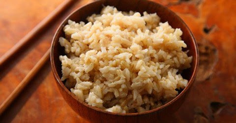 Gạo trắng và gạo lứt, loại nào bổ dưỡng hơn? - 1