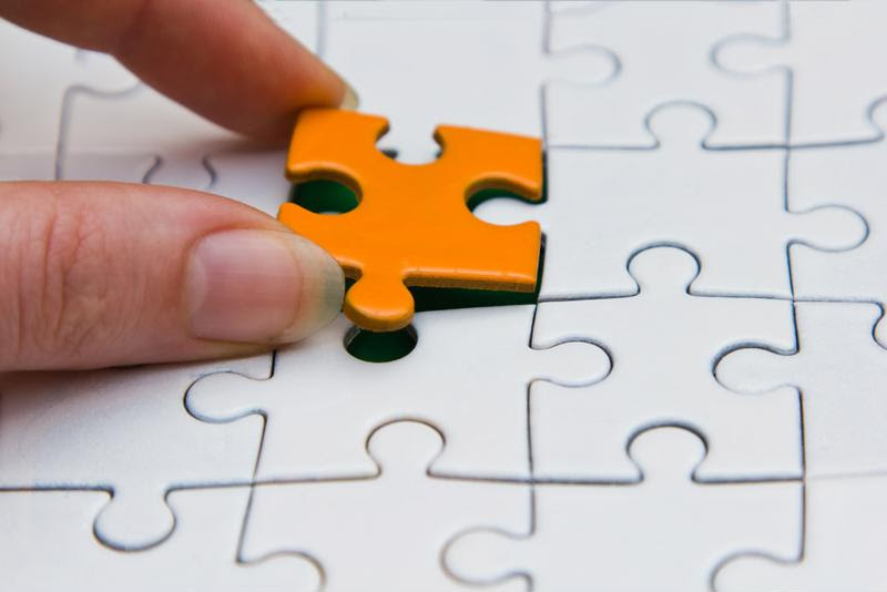 Bug tracking software should help your team connect the dots between issues and put all the pieces together.