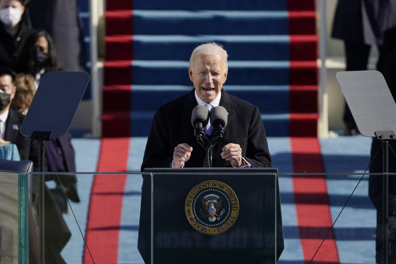Joe Biden discursa em sua posse como presidente dos EUA