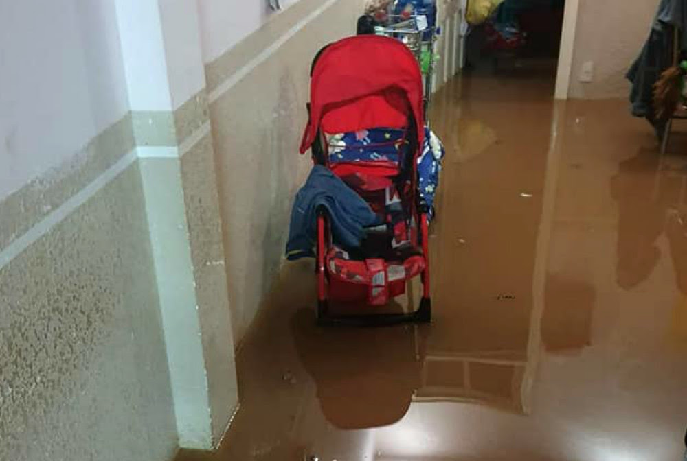 Mưa không ngừng nghá», phá» núi Äà Lạt chìm sâu trong biá»n nưá»c