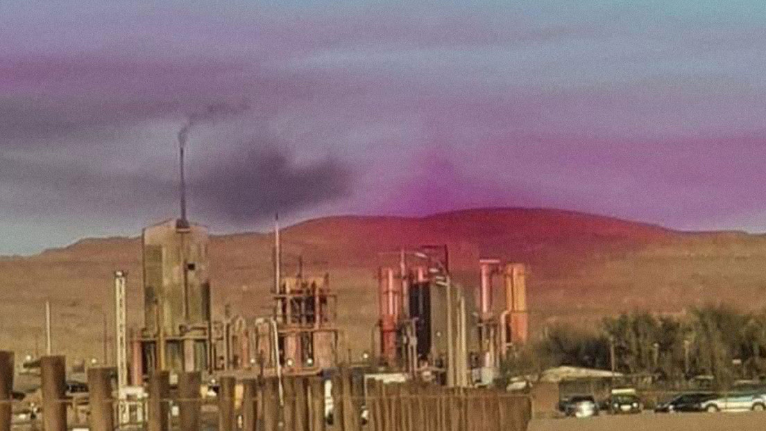Una misteriosa nube púrpura aparece en un pueblo al norte de Chile y la razón podría acarrear una demanda