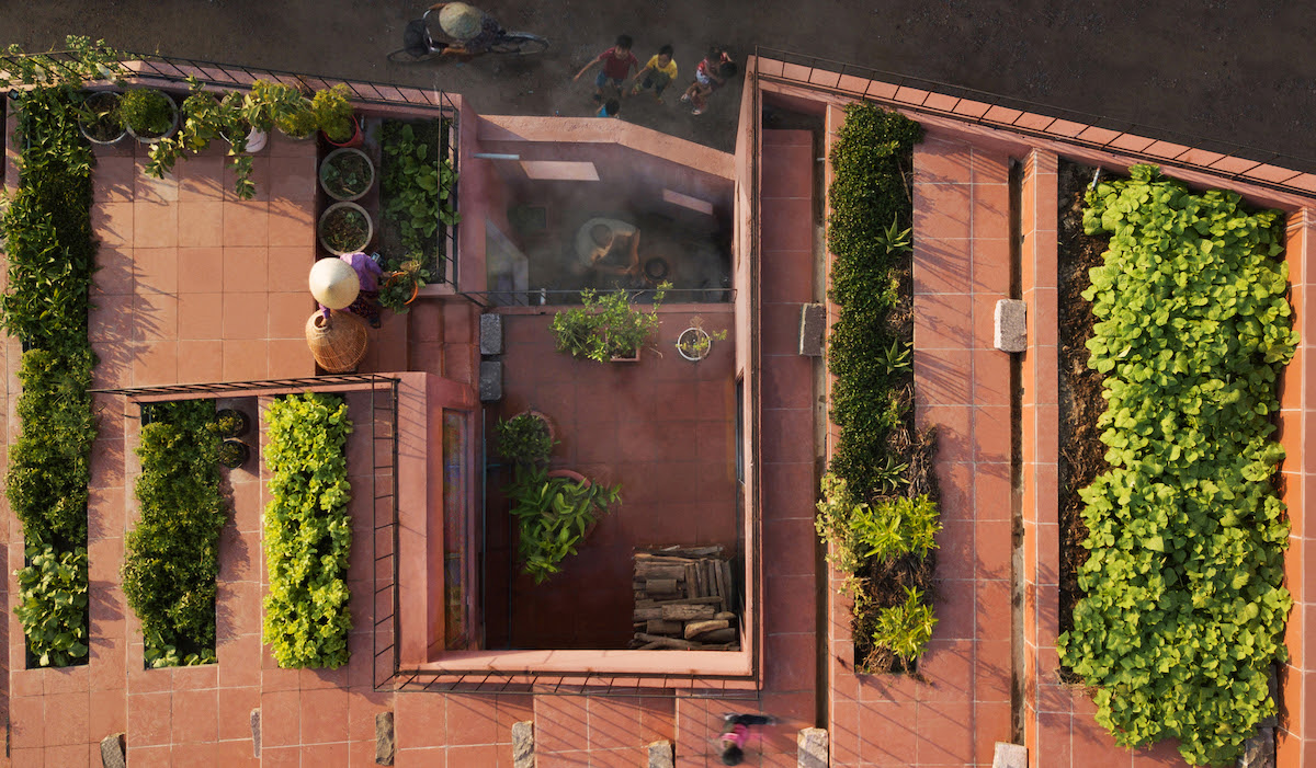 7 bậc thang trồng rau trên mái nhà Quảng Ngãi
