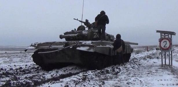 A TV russa exibiu, no início de 2022, exercícios de tanques perto da fronteira com a Ucrânia