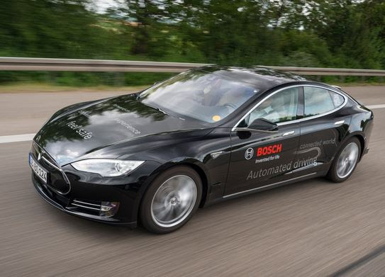Tesla Model Sをベースにした自動運転開発車両
