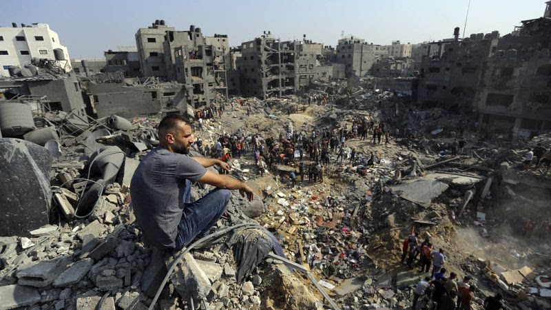 Gaza death toll climbs to 9,000, another refugee camp hit by Israel, 'genocide unfolding' claim (Euronews) 800x450_cmsv2_fc363530-1f4a-5f74-9209-1b91f2f51a26-8008612