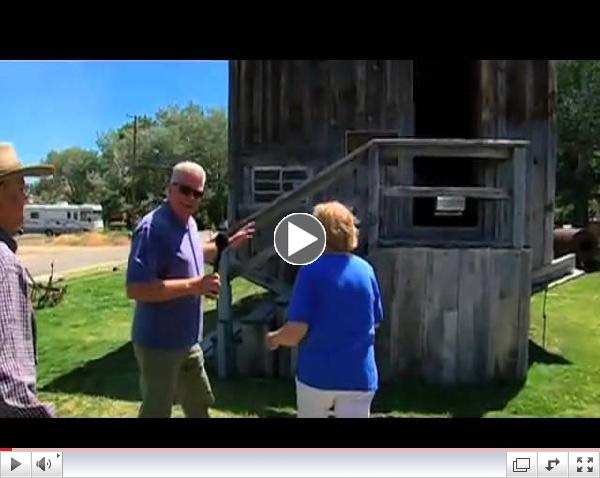 Huell Howser Visits the Upside Down House