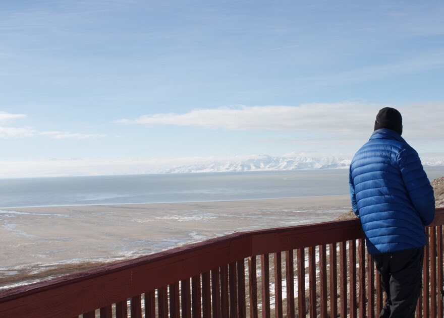  Kevin
                      Perry looking south at a waterline of the Great
                      Salt Lake.