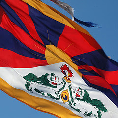 raise the tibetan flag