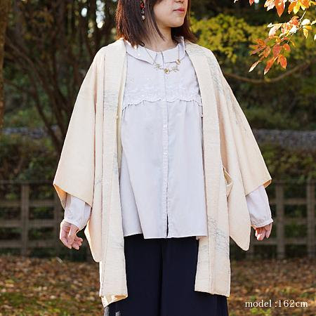 Beautiful japanese design on white haori,Japanese vintage kimono,womens haori