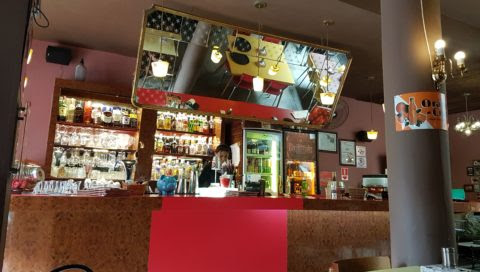 Bar do Tubaina, bar que tem metade do cardápio com opções vegetarianas e veganas