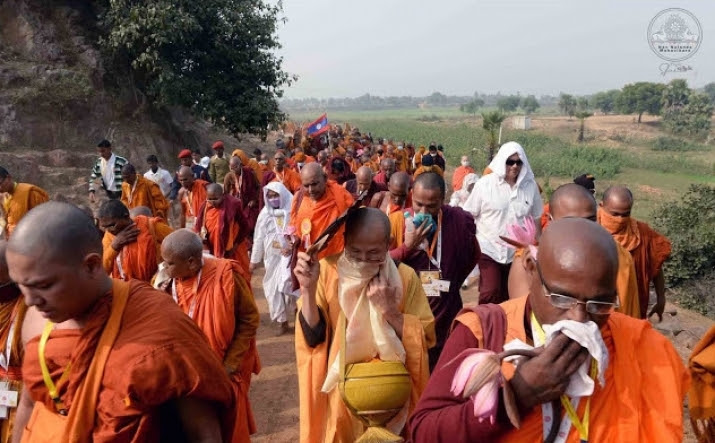 Participants in the second Dharma Walk. From nalanda-insatiableinoffering.blogspot.hk