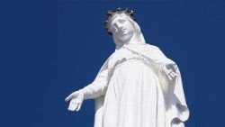 La statua di Nostra Signora del Libano ad Harissa 