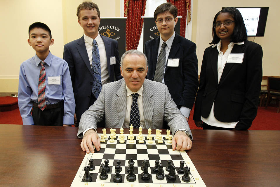 Garry Kasparov with Young Stars-Team USA members in Washington, June 2014. Garry Kasparov with Young Stars-Team USA members in Washington, June 2014.