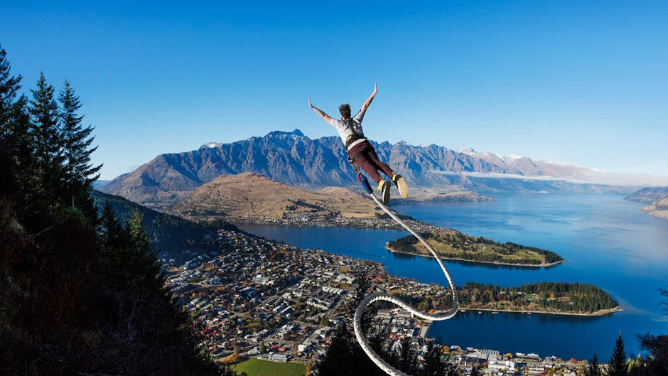 AJ Hackett Bungy Ledge Bungy (The perfect Bungy for first timers