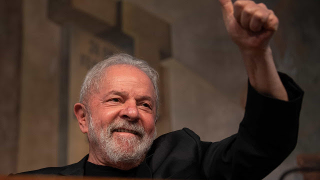 Lula diz que o 'correto seria revogar mandato de Bolsonaro' e ele assumir