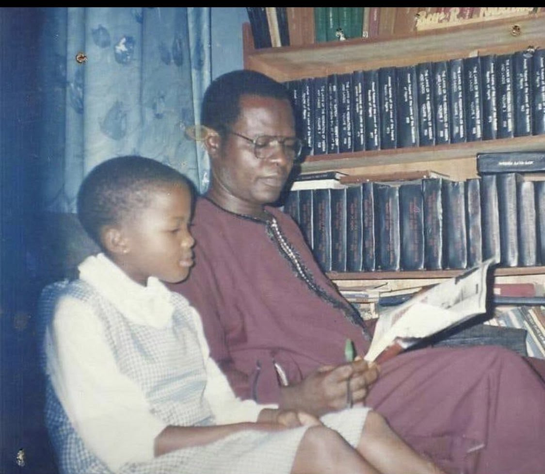 Woman and her lawyer father go viral as she recreates a childhood photo with him, after being called to the bar