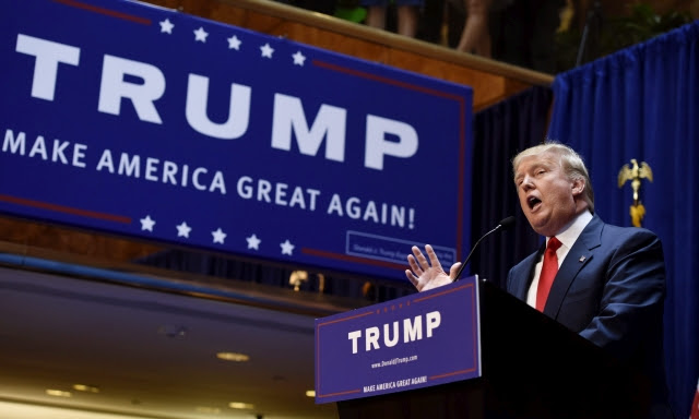 Donald Trump bejelenti, hogy beszáll a Republikánus Párt hivatalos elnökjelöltségéért folytatott küzdelembe 2015. június 16-án New Yorkban. (MTI/EPA/Justin Lane)