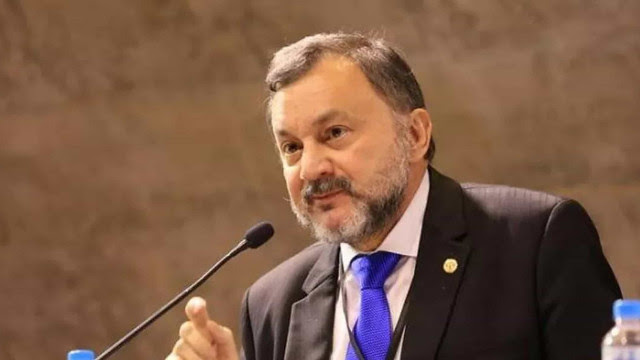 Ministro Walmir Oliveira da Costa, do TST, morre de covid aos 63 anos