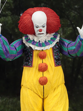 IT (1990) Ultimate Pennywise Figure