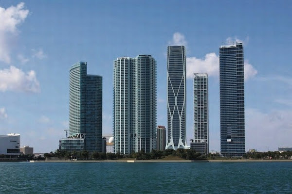 Edificios del Mid Town de Miami, desde el mar