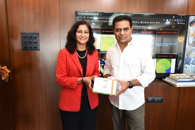 Anu Acharya, Founder and CEO of Mapmygenome (left) and K.T. Rama Rao, Minister for Municipal Administration & Urban Development, Industries & Commerce, and Information Technology of Telangana (right). Anu Acharya, Founder and CEO of Mapmygenome (left) and K.T. Rama Rao, Minister for Municipal Administration & Urban Development, Industries & Commerce, and Information Technology of Telangana (right).