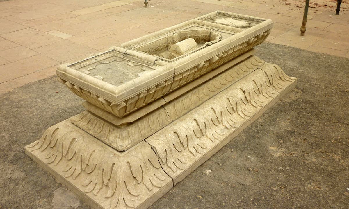 دہ
ں
برہ ہ
اں ک احاط
ں دارا شکہ ک بر بشکرہ http://bymuradalibaig.blogspot.com