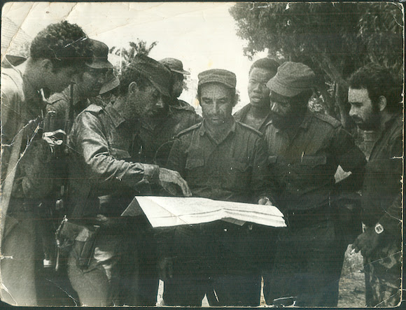 los seguidores de Holden Roberto, fueron detenidos por las fuerzas al mando del entonces Comandante de Brigada Carlos Fernández Gondín, cuando trataban de apoderarse del acueducto que abastecía a Luanda, la capital angolana. Foto: Archivo del autor.