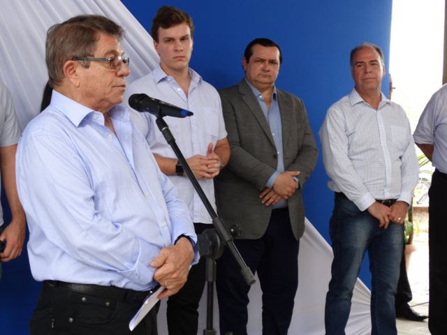 O então senador Fernando Bezerra Coelho participa da entrega de lotes de projeto de irrigação da Codevasf em Pernambuco em 2018