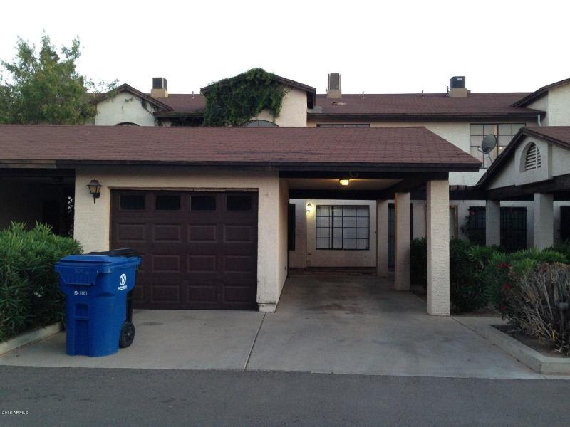 304 E Lawrence Blvd Apt G, Avondale, AZ 85323 Wholesale priced townhome with garage