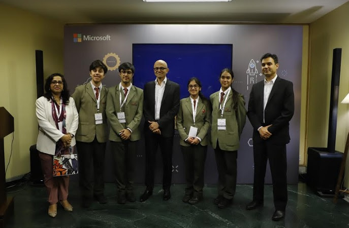  Students and teacher of Suncity School, Gurugram with Satya Nadella, CEO - Microsoft and Anant Maheshwari, President - Microsoft India