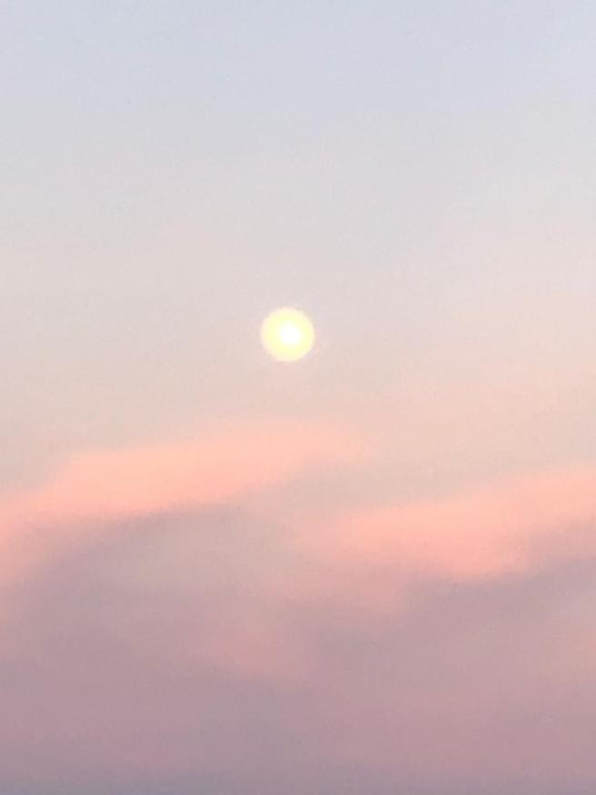 La Luna sobre Gavà Mar.