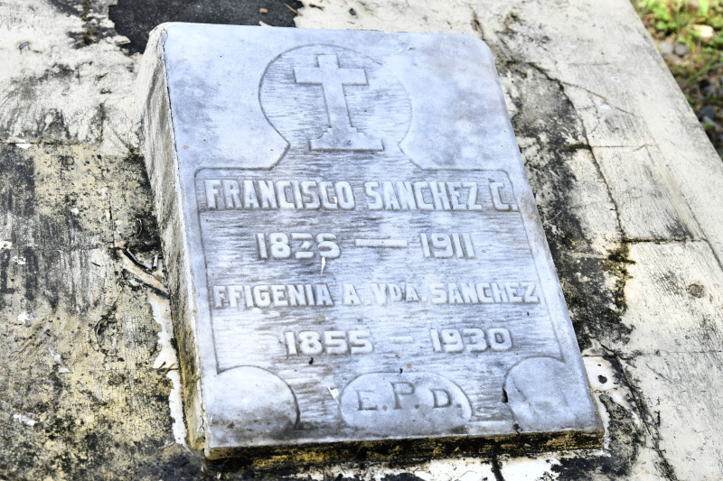 Tumba de uno de los hijos de Francisco del Rosario Sánchez