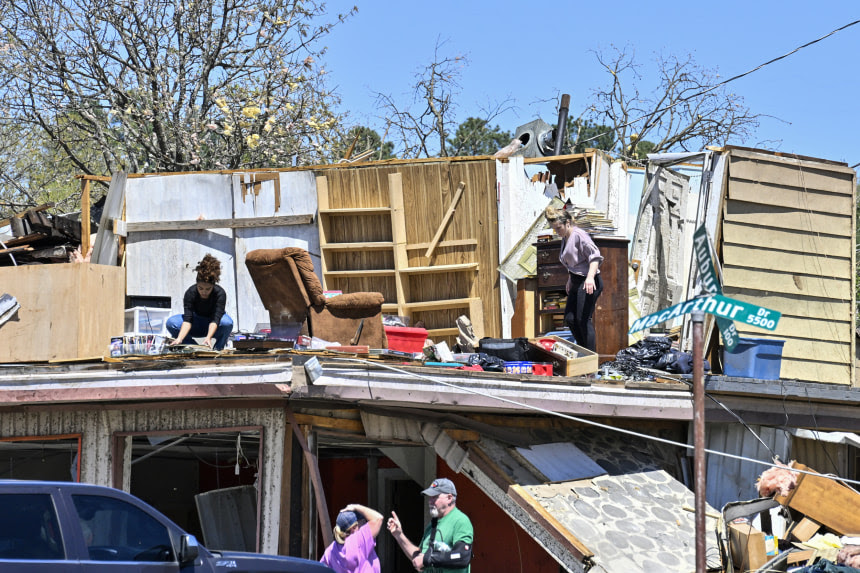 30 νεκροί από ανεμοστρόβιλο 230402-arkansas-tornado-jm-1221-a66344