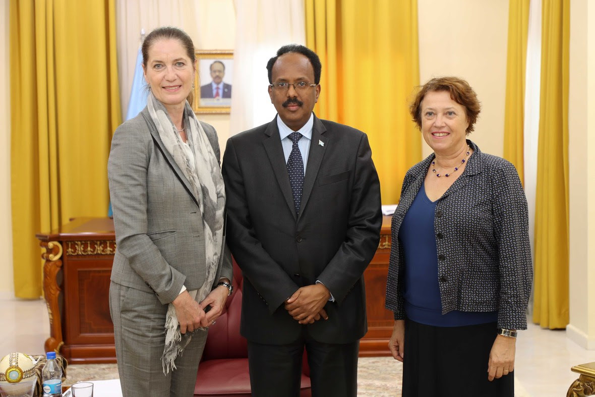 Madaxweyne Farmaajo oo warqadaha Danjirnimo ka gudoomey safiirka cusub ee dowladda Germayn u qaabilsan Somalia Cali Ducale-13