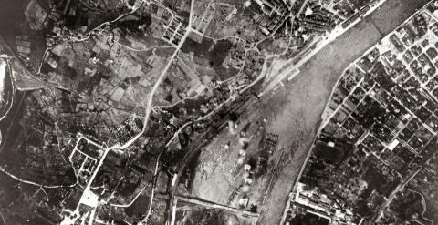 Imagen aérea del bombardeo de Sestao.