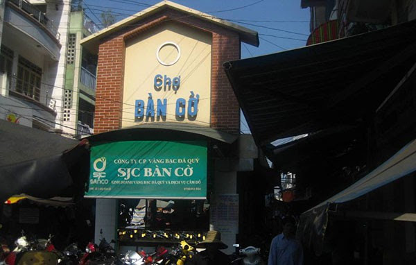 5 khu chợ chiều hội tụ đủ các món ăn vặt vừa ngon vừa rẻ ở Sài Gòn - Ảnh 9. 5 khu chợ chiều hội tụ đủ các món ăn vặt vừa ngon vừa rẻ ở Sài Gòn - Ảnh 9.