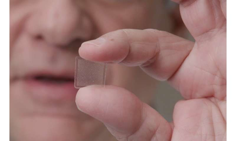 Researchers develop new microneedle array combination vaccine delivery system