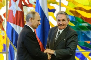 Vladimir Putin y Raúl Castro en la reciente visita del ruso a La Habana_archivo