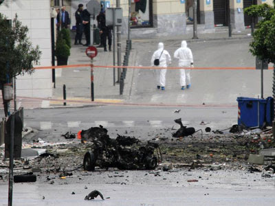 Los restos de la explosión en la zona financiera de Atenas