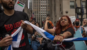 NYC: Muslims screaming ‘Allahu akbar’ burn Israeli flag, repeat genocidal chant calling for Israel’s destruction