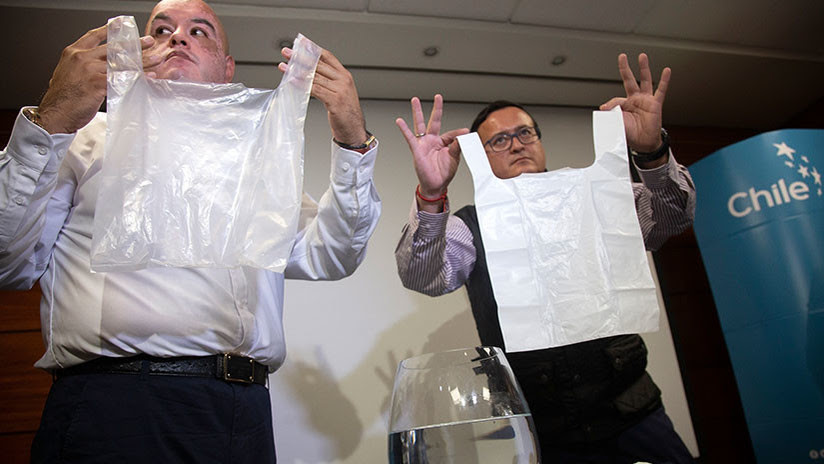 Empresa chilena crea bolsas de plástico solubles en agua que no contaminan el medioambiente