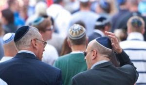 Germany: violent Islamic antisemitism rises, government official warns Jews to avoid wearing kippahs in public