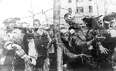 Территория Минского гетто была опоясана густыми рядами колючей проволоки